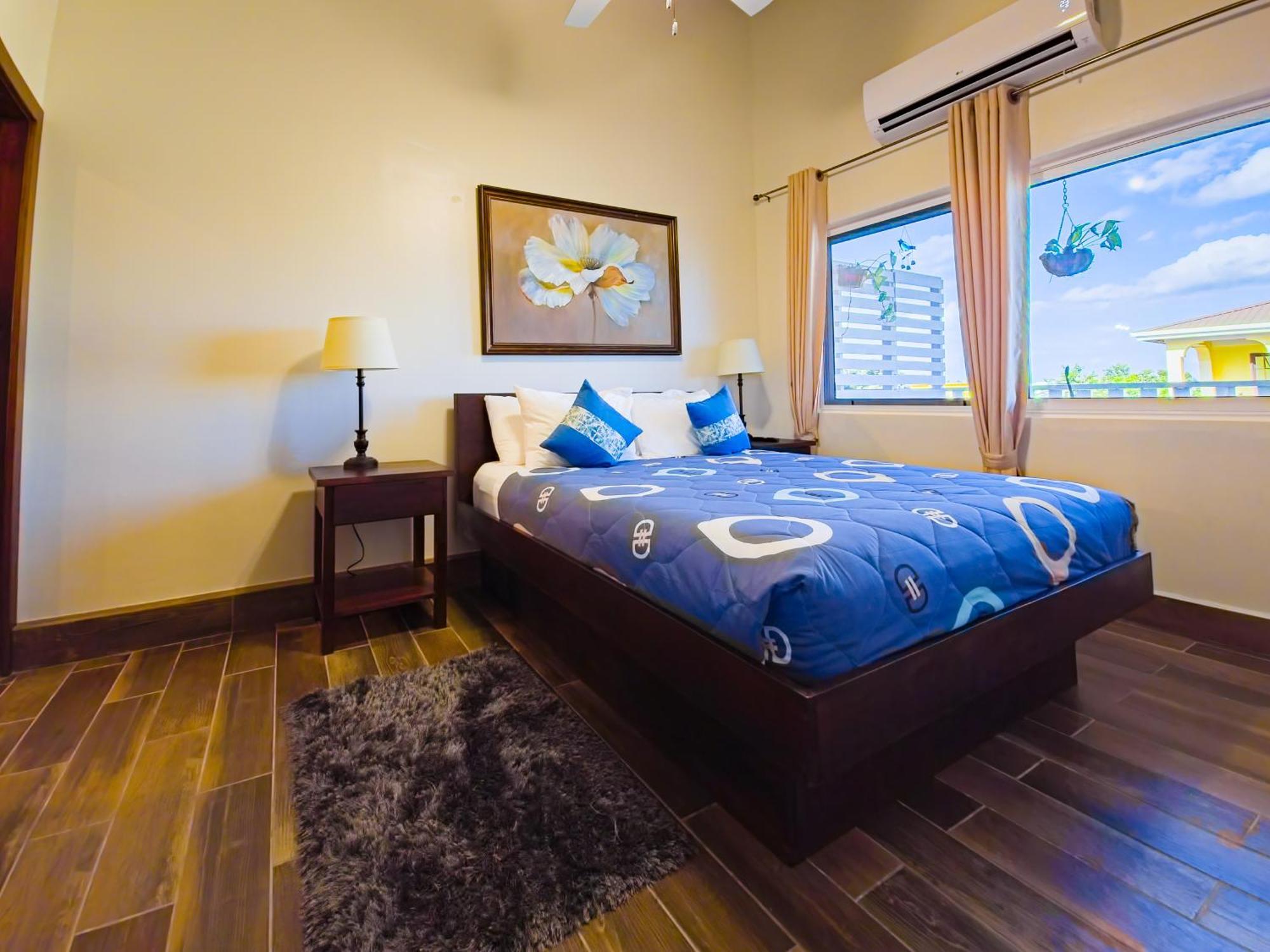 Louis' Apartments Placencia 外观 照片