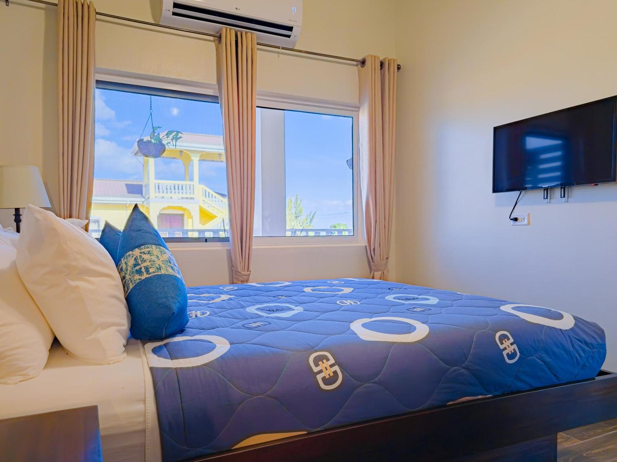 Louis' Apartments Placencia 外观 照片
