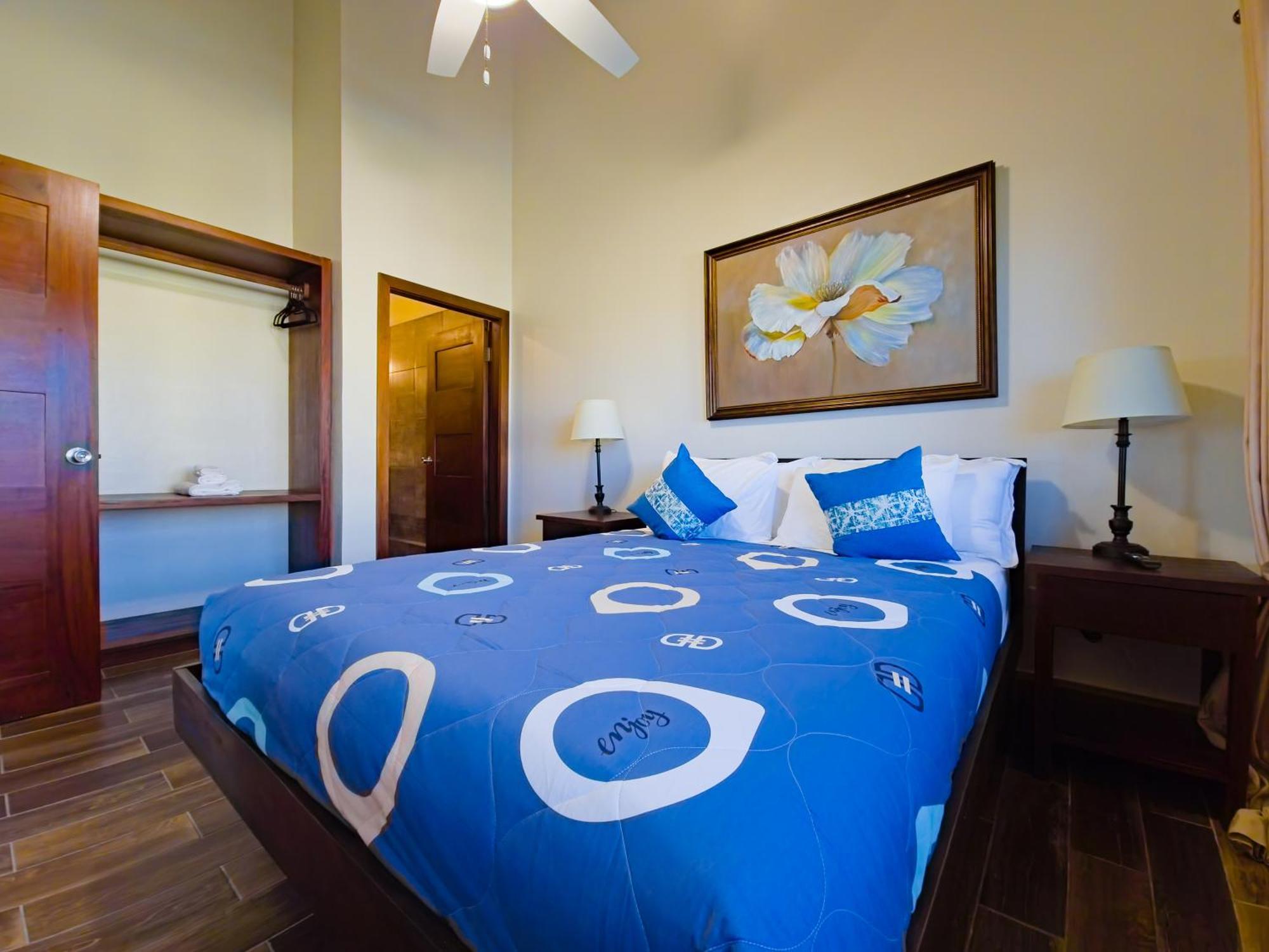 Louis' Apartments Placencia 外观 照片