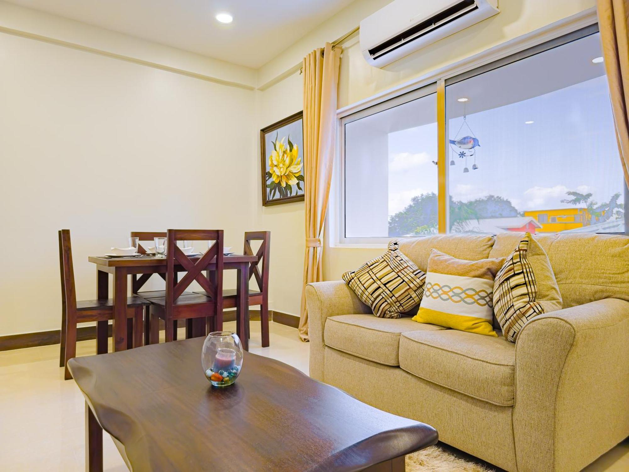 Louis' Apartments Placencia 外观 照片