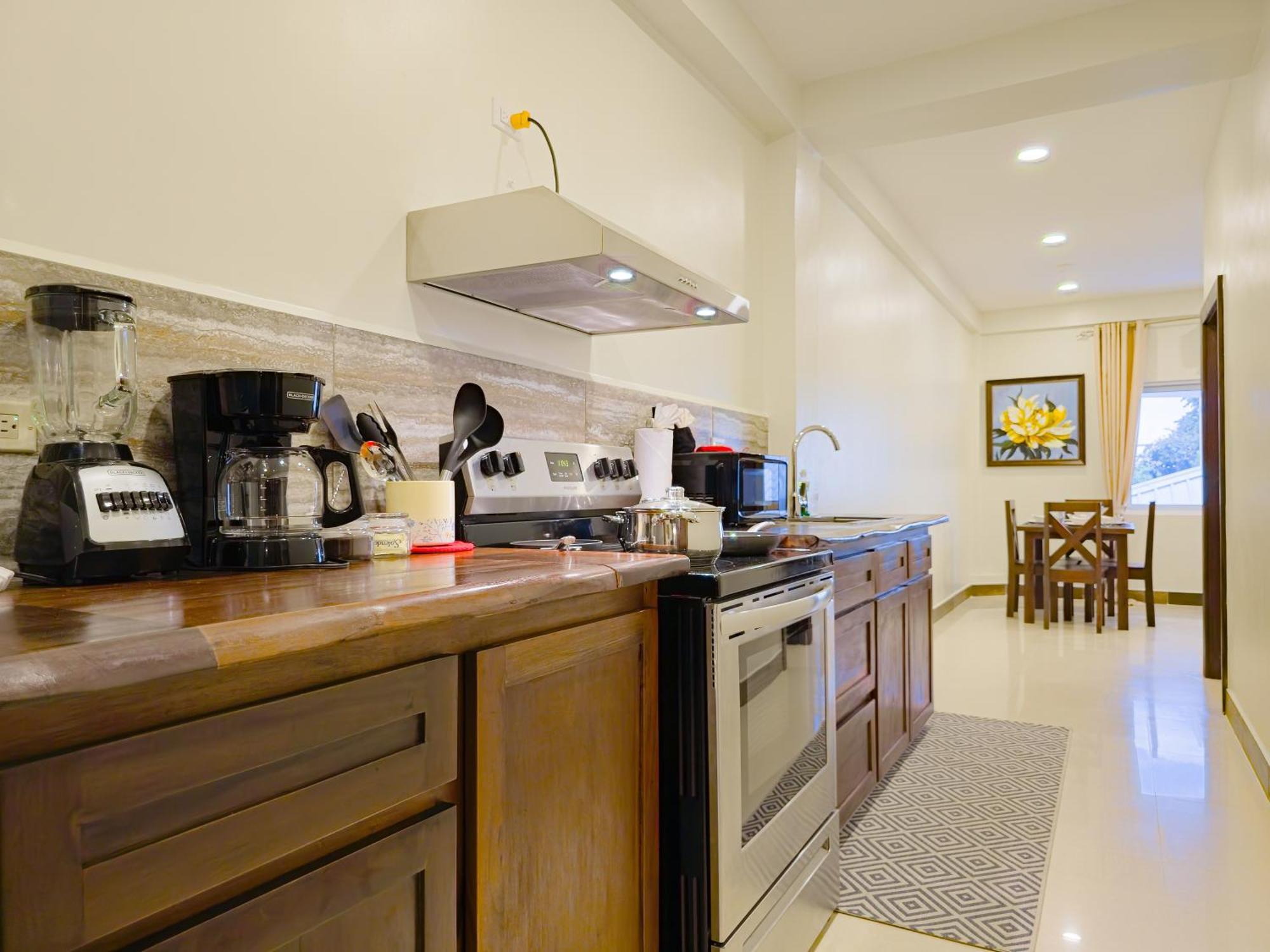 Louis' Apartments Placencia 外观 照片