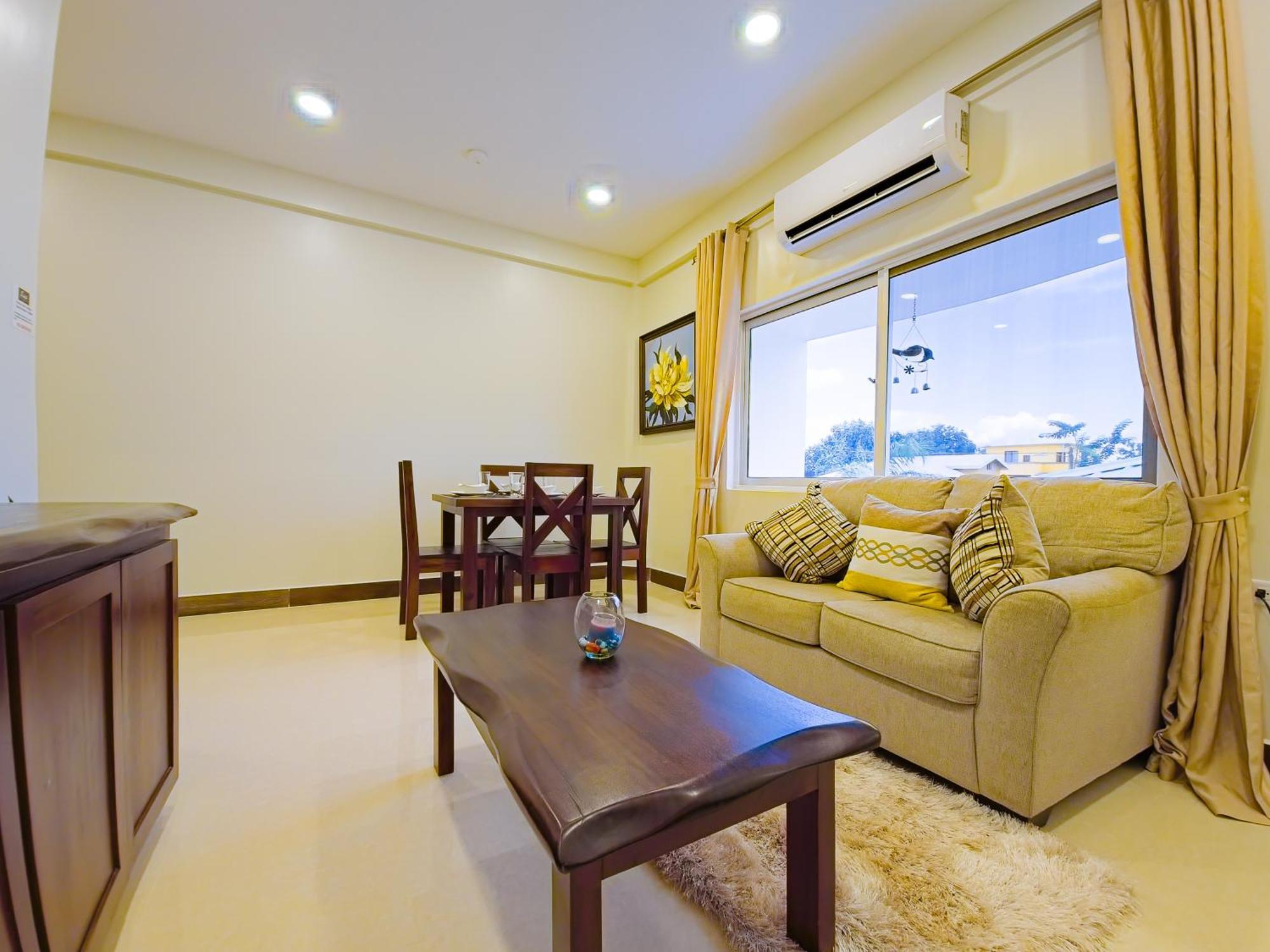 Louis' Apartments Placencia 外观 照片