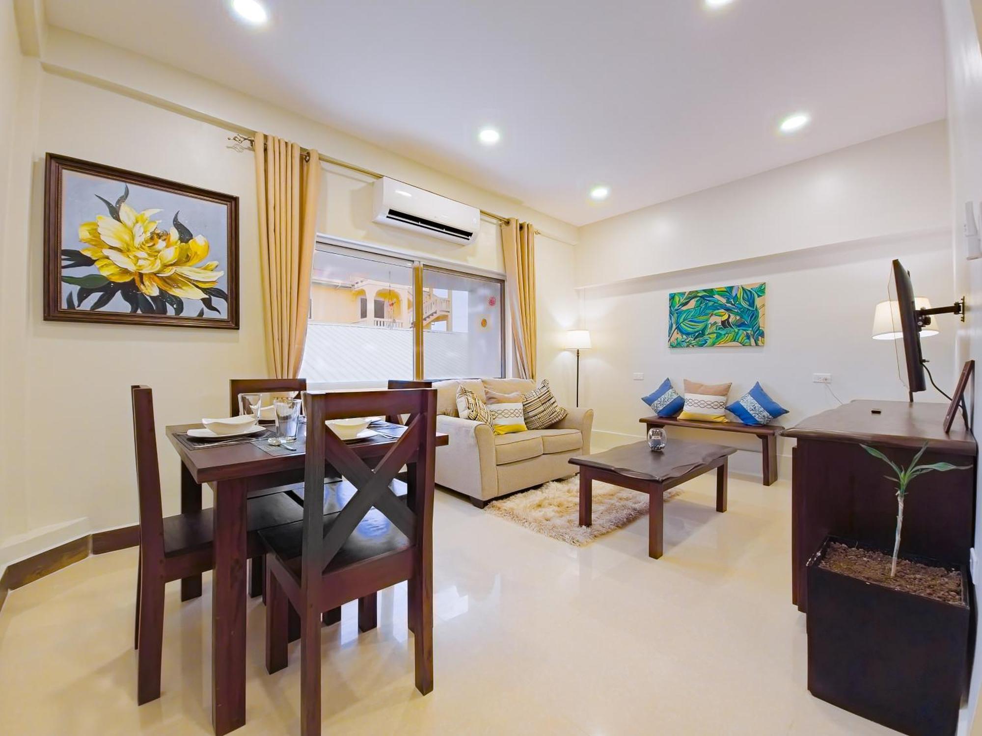 Louis' Apartments Placencia 外观 照片