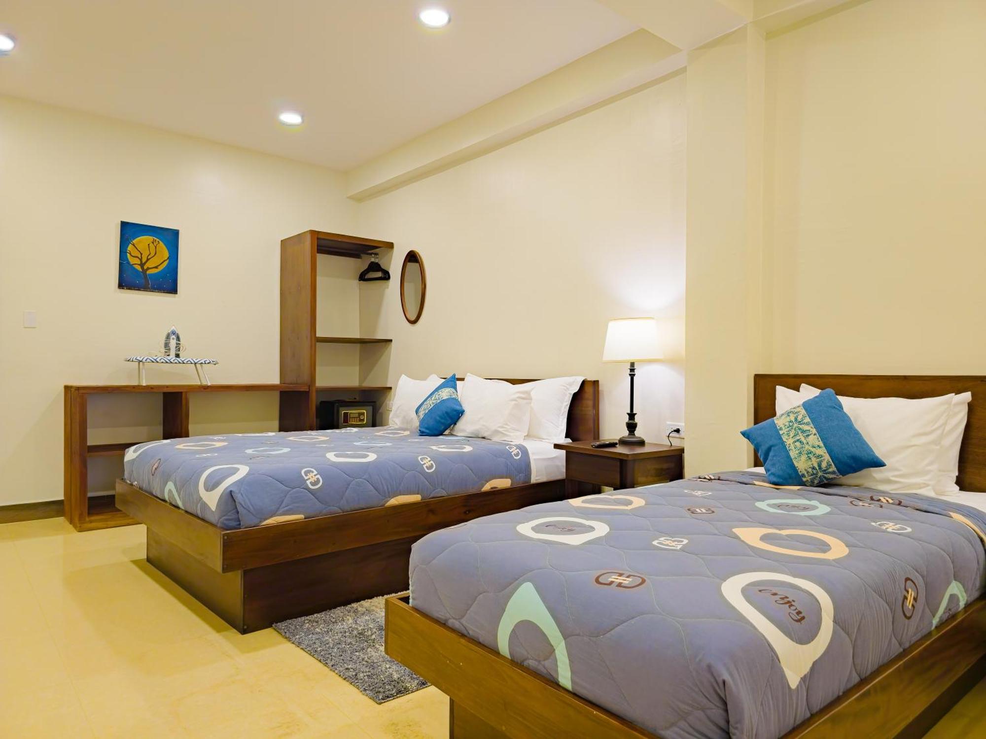 Louis' Apartments Placencia 外观 照片