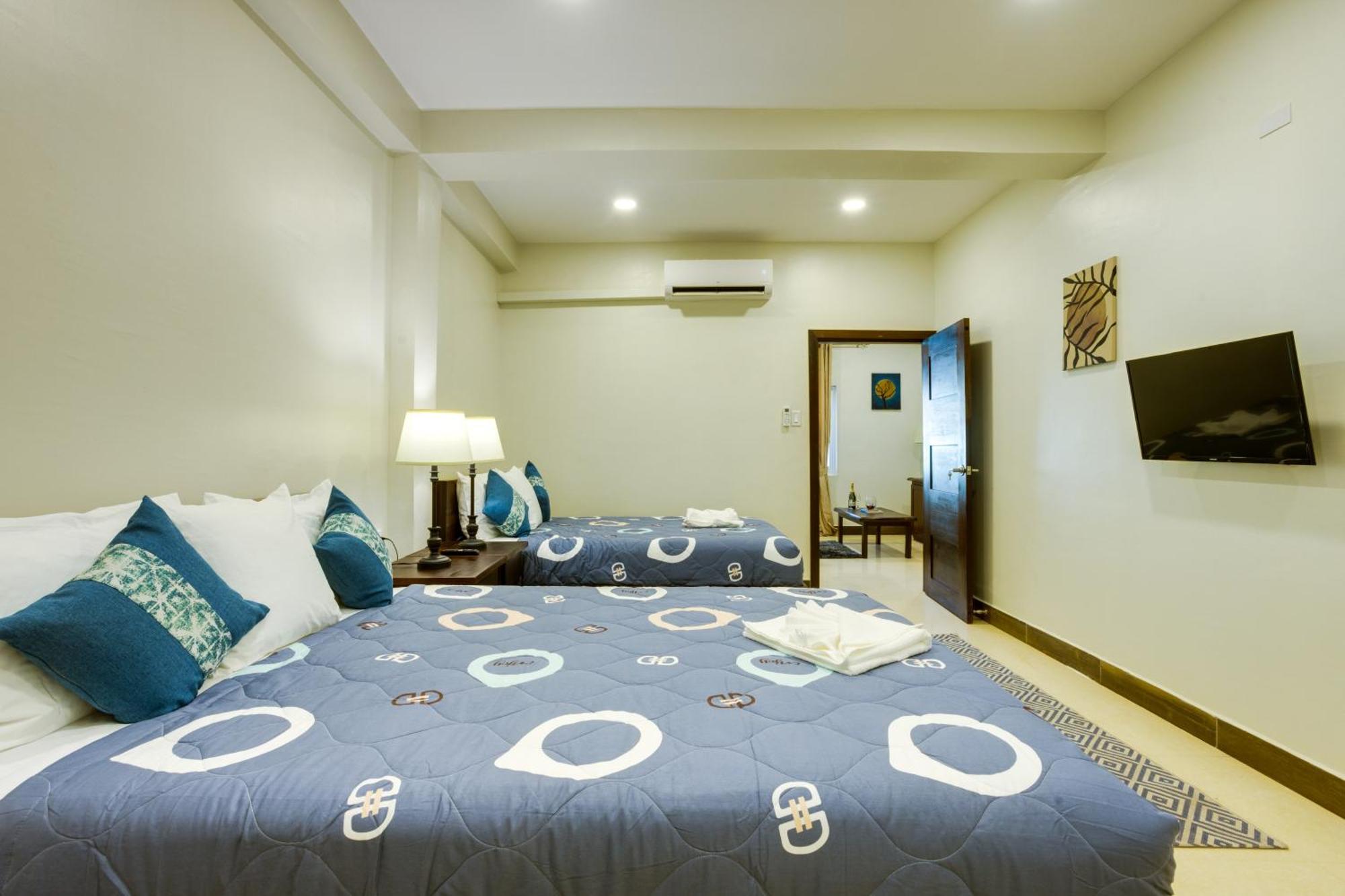 Louis' Apartments Placencia 外观 照片