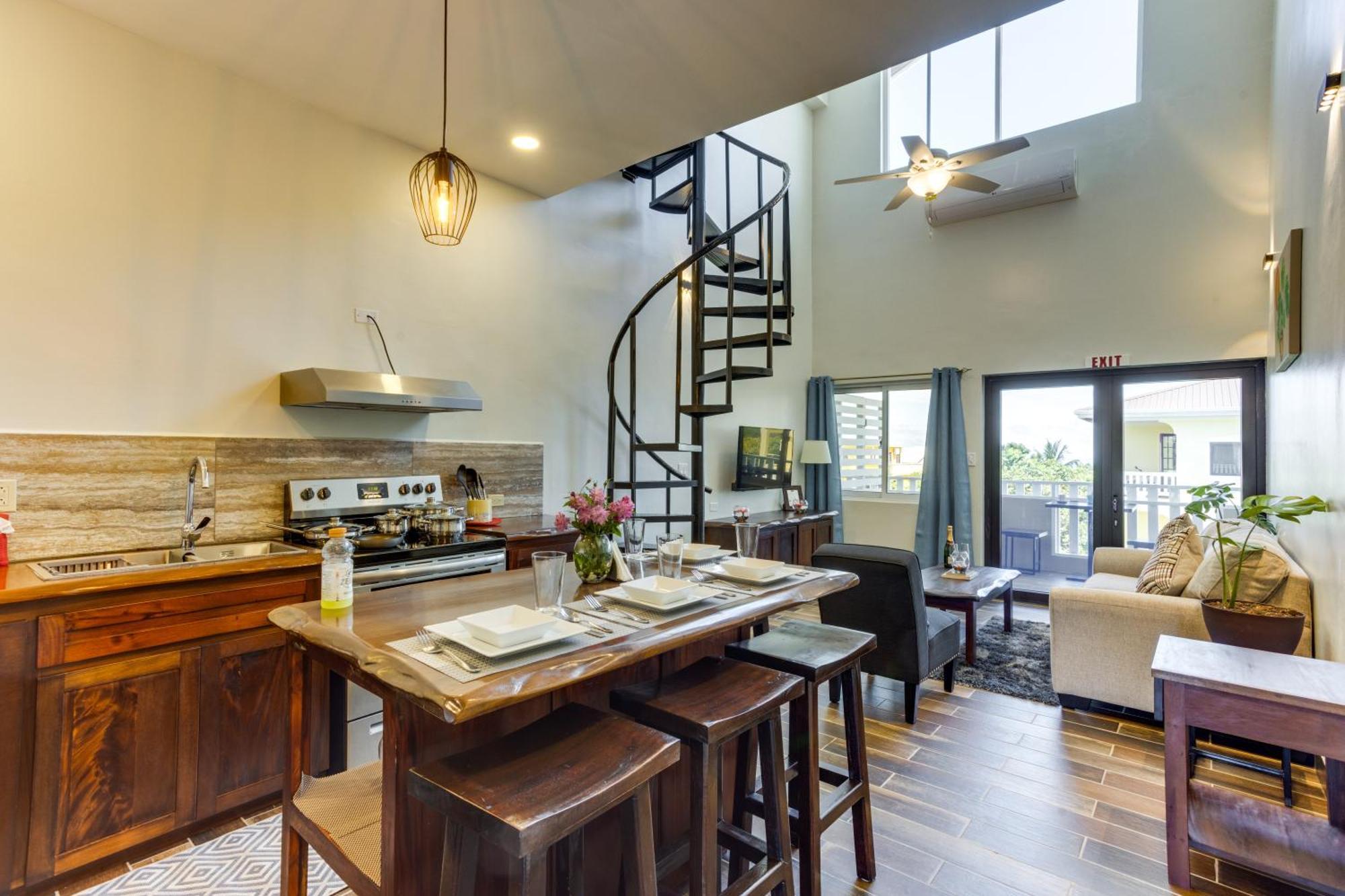 Louis' Apartments Placencia 外观 照片