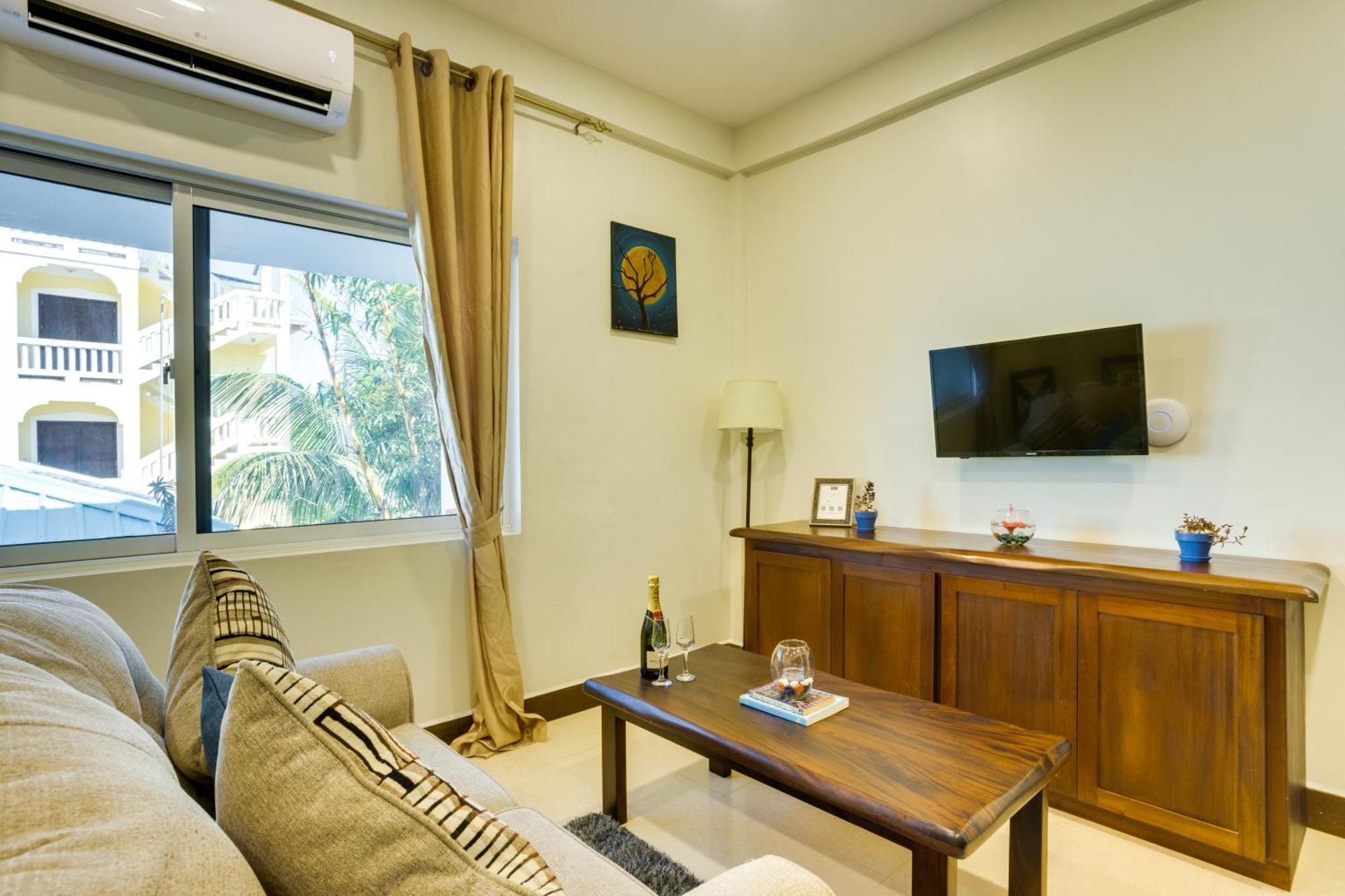 Louis' Apartments Placencia 外观 照片